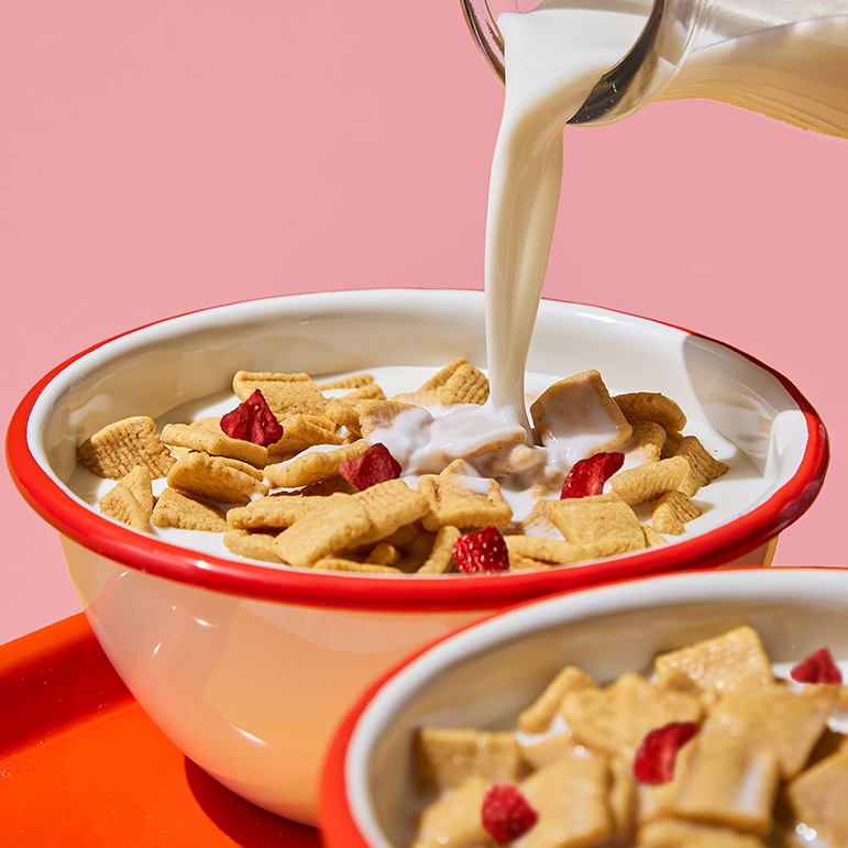 Strawberry Strudel with Strawberries Cereal - Fresh Ready